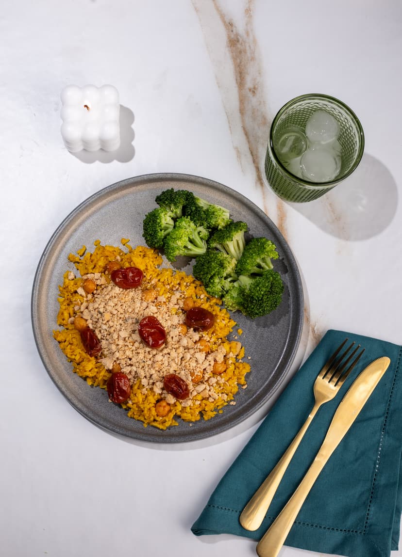 Baharat-Spiced Chicken & Turmeric-Chickpea Rice & Brocoli